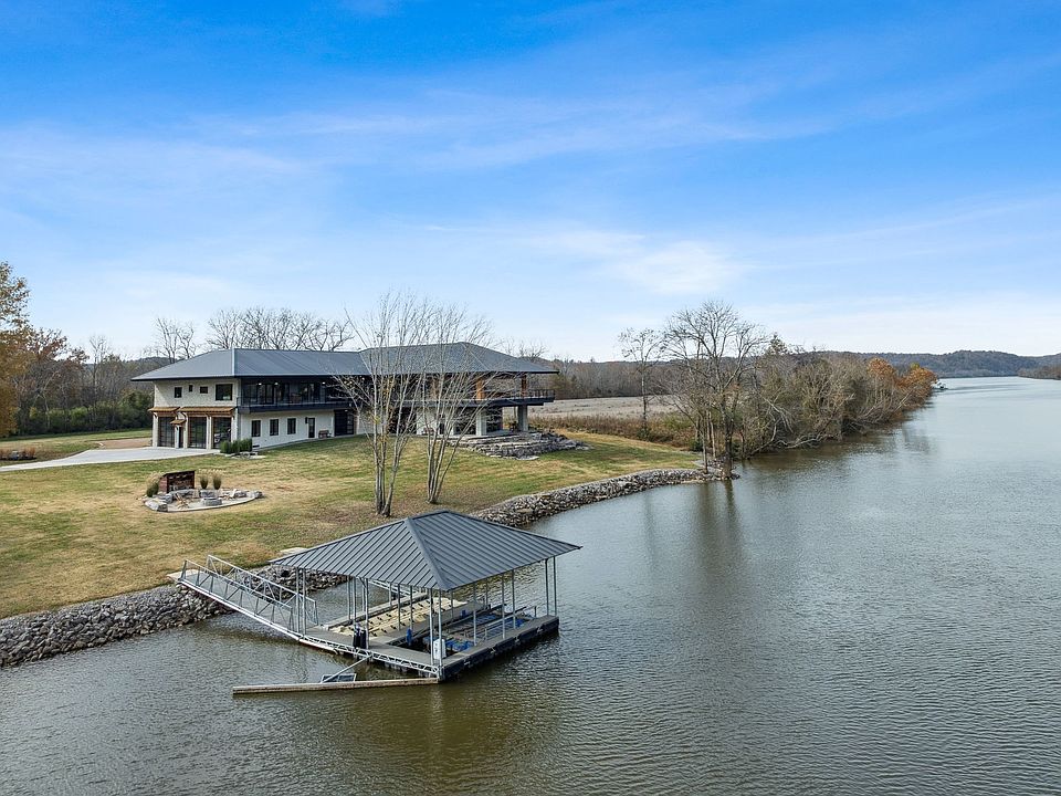 1st image of 1234 Lakeside Dr