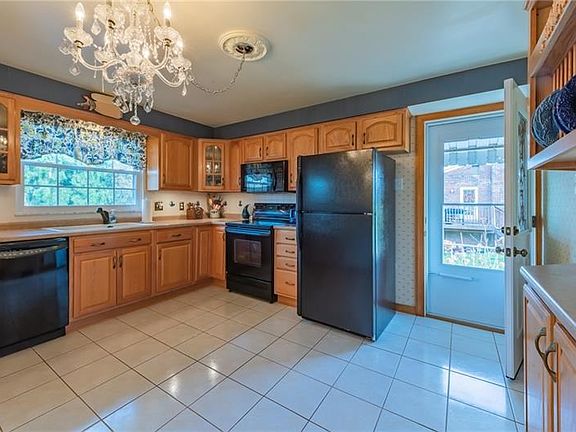 5th image of 151 McCabe Dr