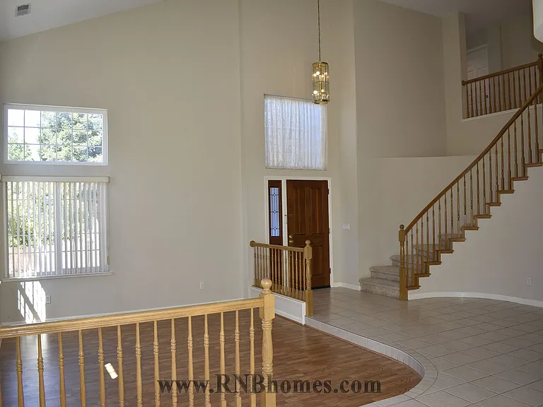 2400 Carr Ct — Photo 3