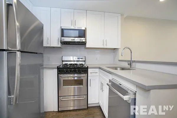 Rented by REAL New York | media 2