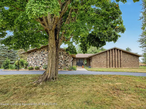 505 Raeburn Rd, Eaton Rapids, MI 48827