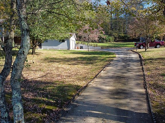 5th image of 215 County Road 968 E
