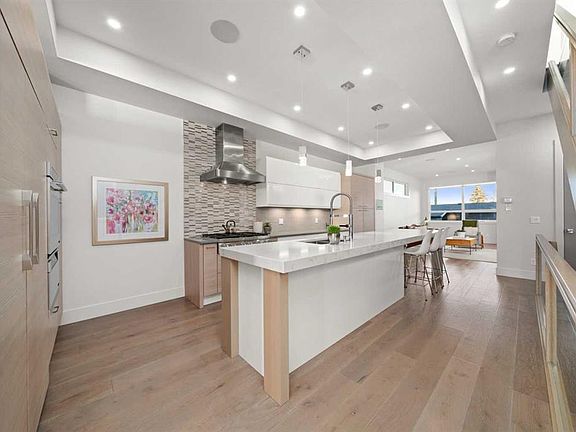 3rd image of 4906 W 21st St SW