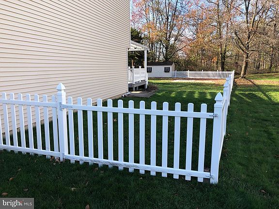 4th image of 342 Tall Meadow Ln
