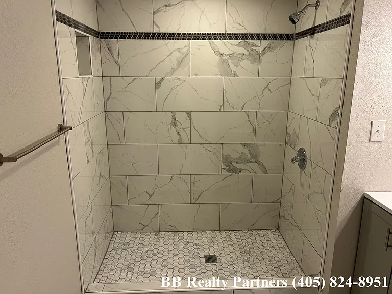 10 S Yorktown Ave — Photo 24