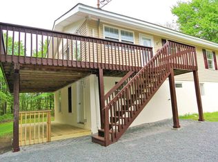 1133 Clover Rd, Long Pond, PA 18334