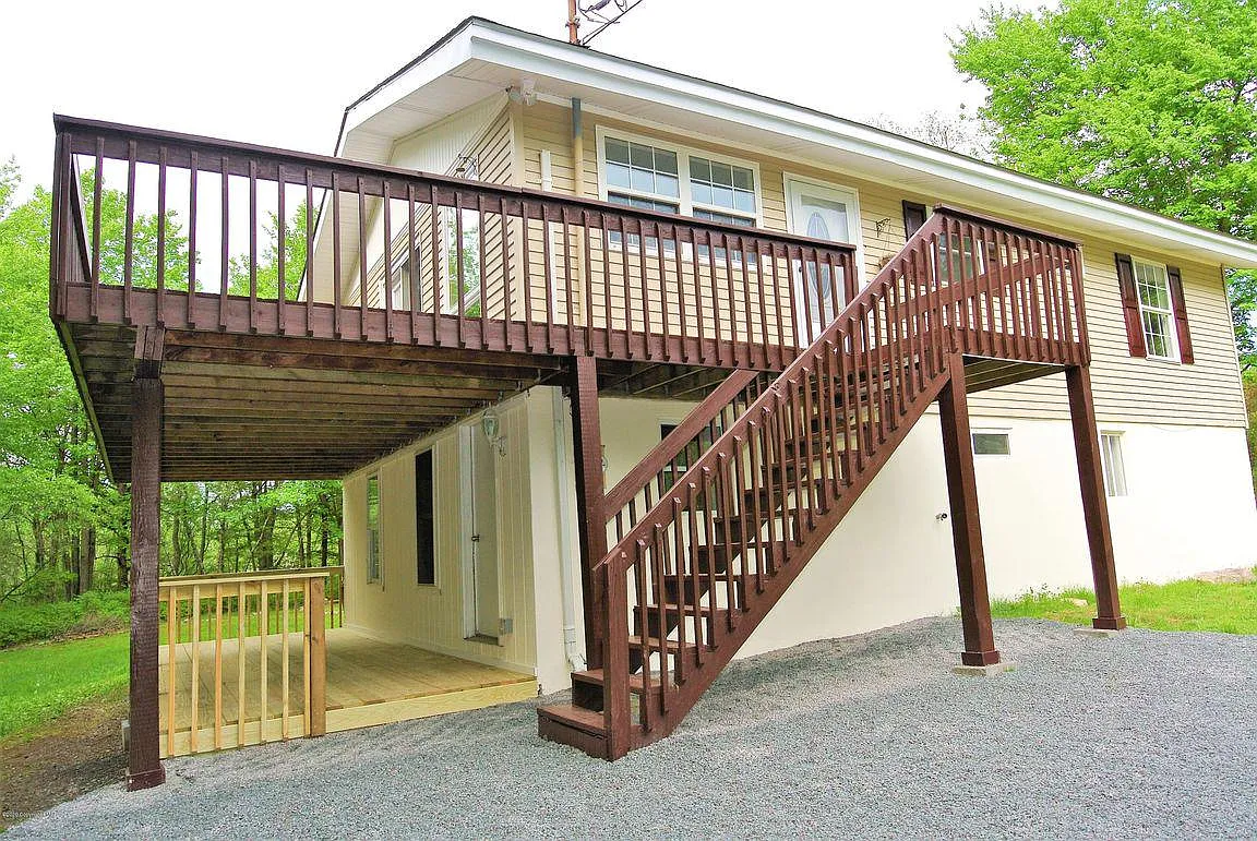 1133 Clover Rd photo 1