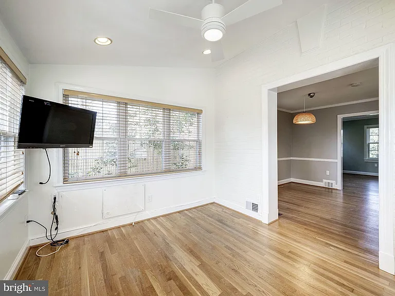 5208 Glenwood Rd — Photo 22