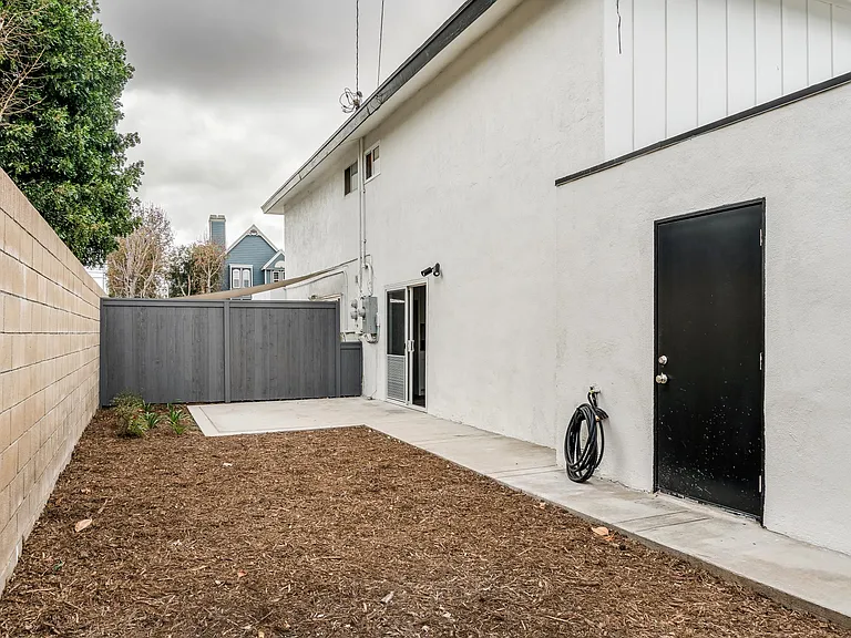 Plaza Townhomes — Photo 18