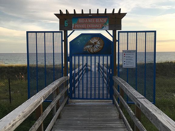 Bid-A-Wee Beach private entrance