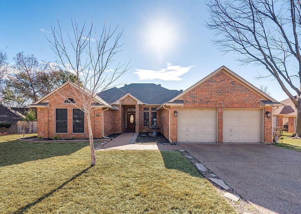 1st image of 3704 Ashford Dr