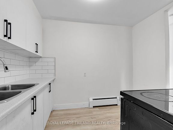 3rd image of 1566 Allen Pl #4