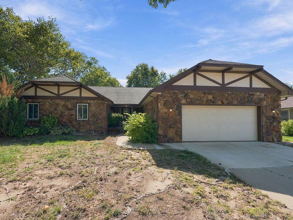 1st image of 1204 N Armstrong Ct