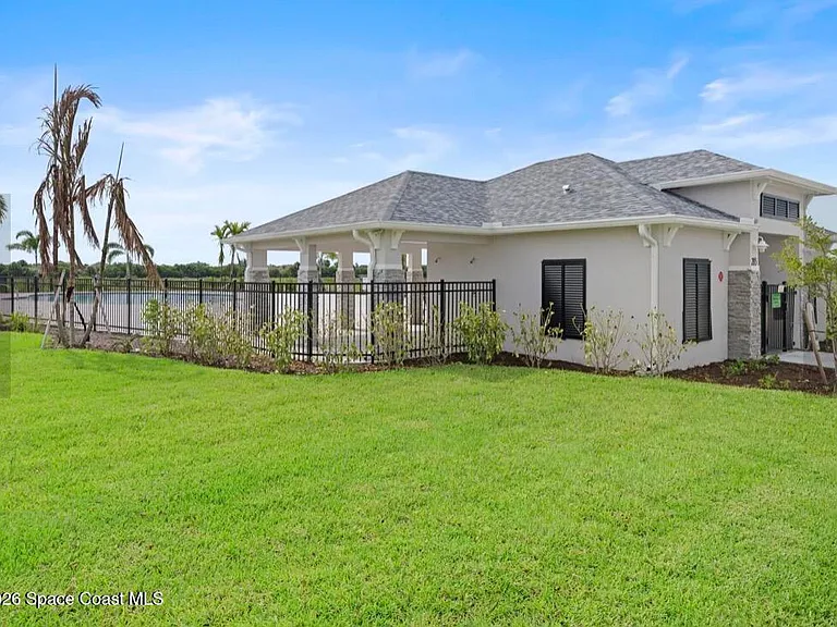 2585 Roygaris St NW — Photo 34