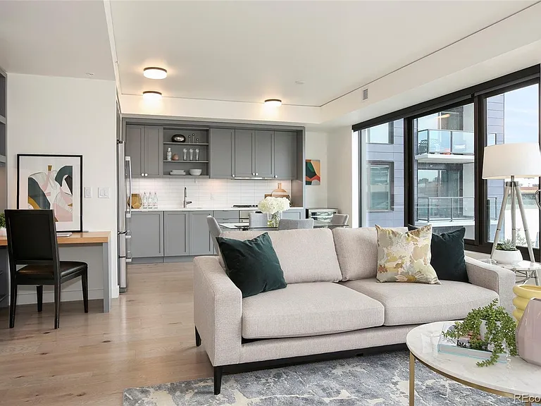 1750 Wewatta St #602 — Photo 2