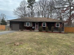 435 Revilo Ave, Shirley, NY 11967