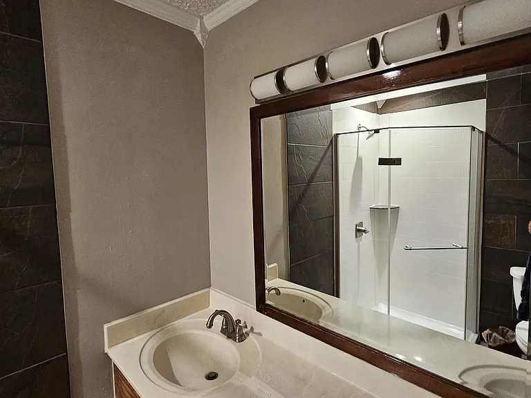 237 N Maple Ave — Photo 8