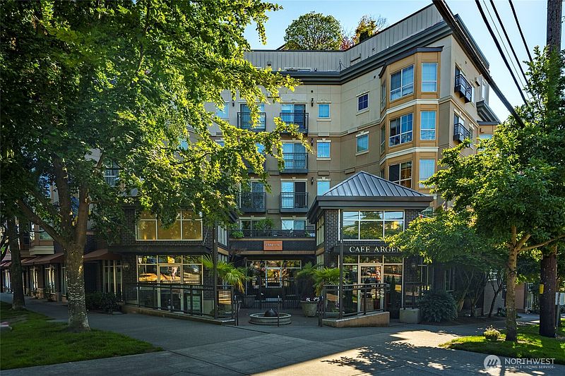 4th image of 1125 E Olive Street #202