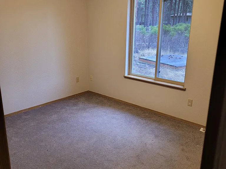 60227 Ochoco Cir — Photo 11