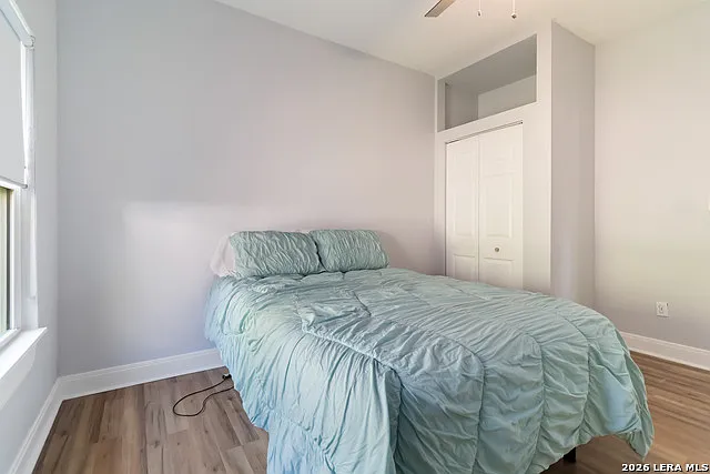 944 Fulton Ave — Photo 24
