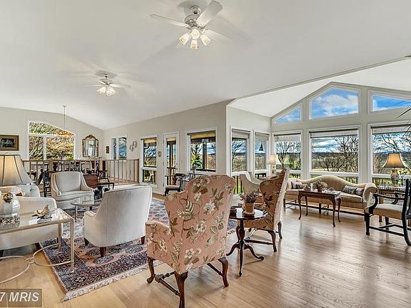 5th image of 10396 Twisted Oak Ln
