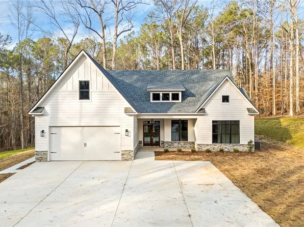 124 Fern Ridge Ln, Dadeville, AL 36853