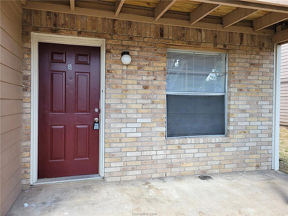 2nd image of 2905 Prairie Flower Cir #B