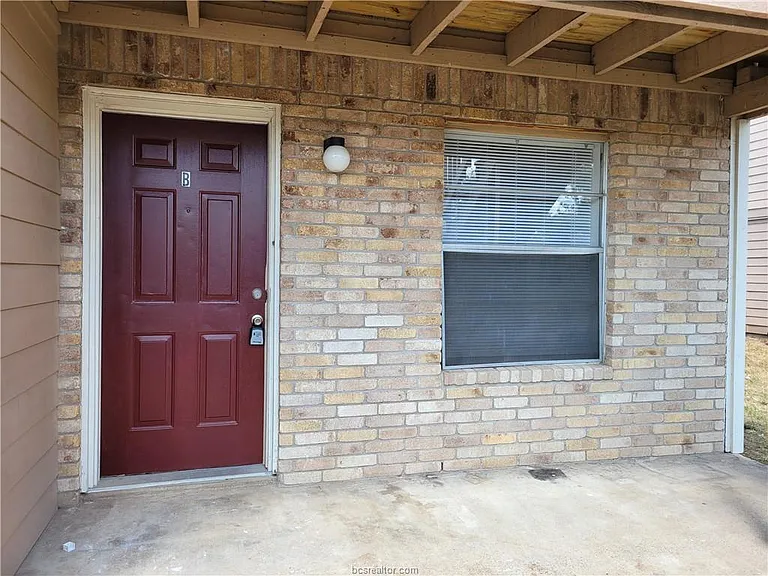 2905 Prairie Flower Cir #B — Photo 2