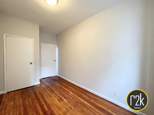 Rented by Realty 2000 Corp | media 12