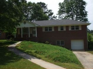 1349 Oakdale Dr, Griffin, GA 30224