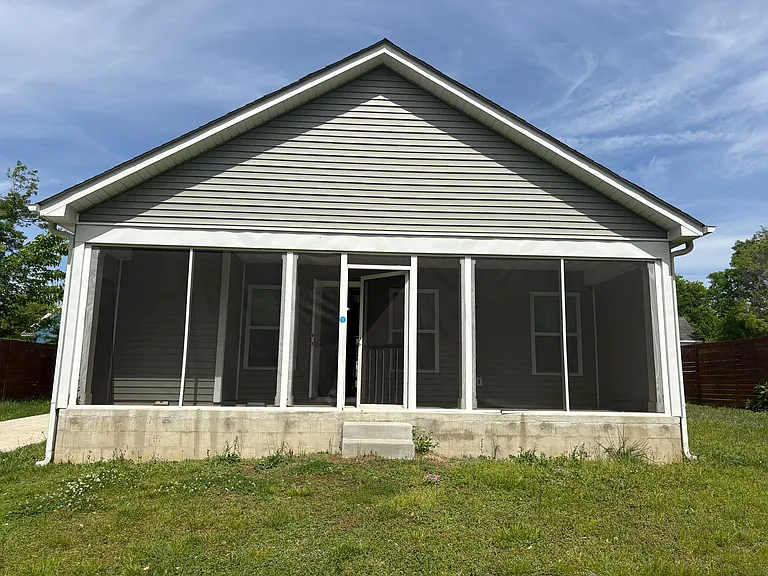 301 Goff St — Photo 11
