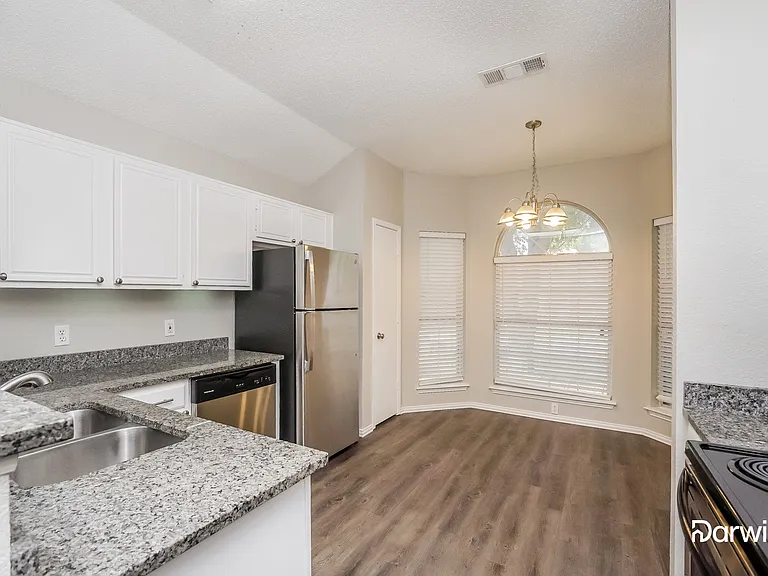 1940 Walden Pl — Photo 3