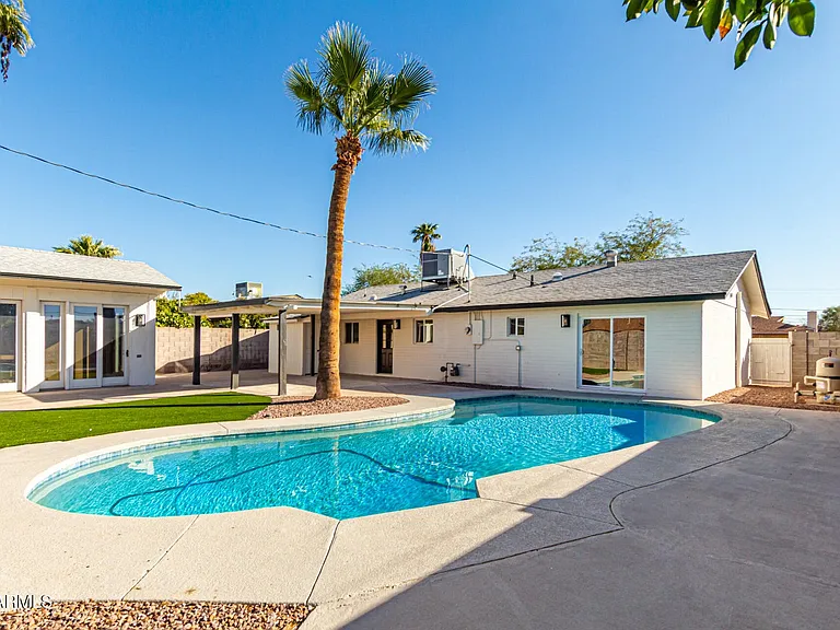 818 W Elna Rae St — Photo 27