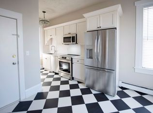 214 Broadway APT 3, Norwich, CT 06360