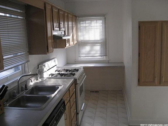 3rd image of 1946 E Claybourne Ave