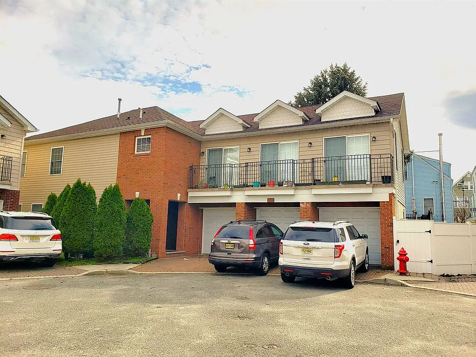 2 Rose Ct