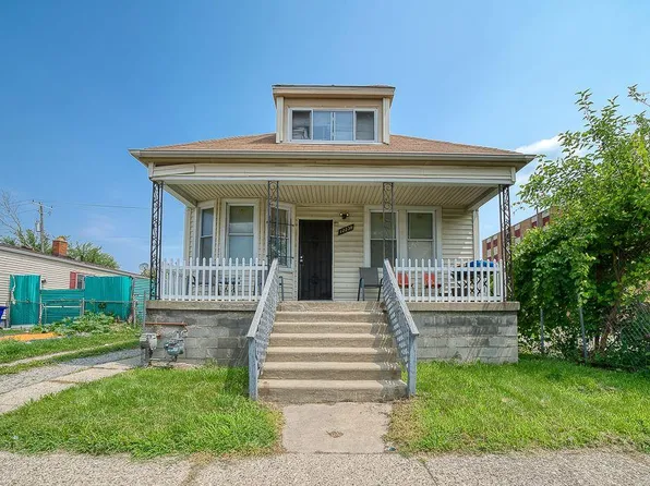 12238 Mitchell St, Hamtramck, MI 48212