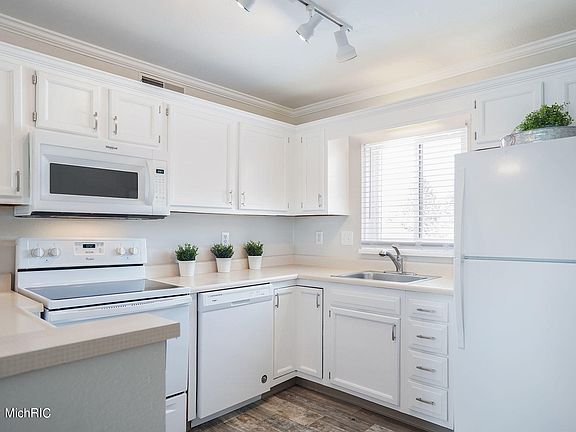 2nd image of 3322 Devonwood Hills Dr NE #F
