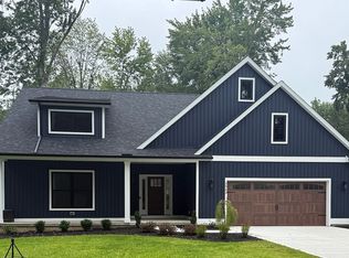 5942 Meade Rd, Sylvania, OH 43560