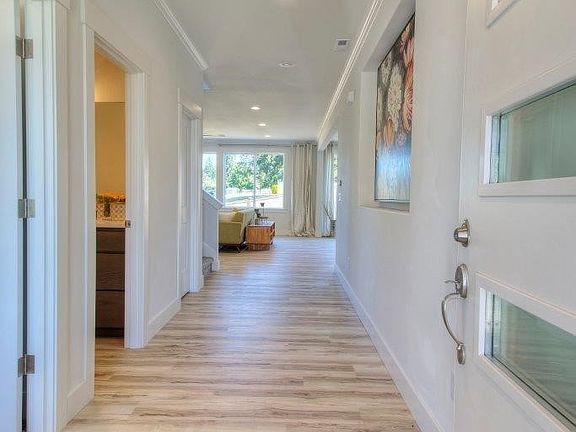 4th image of 827 198th Street Ct E