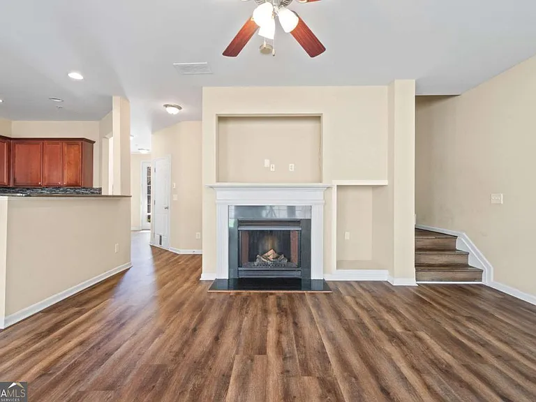 3323 Castleberry Village Cir — Photo 4