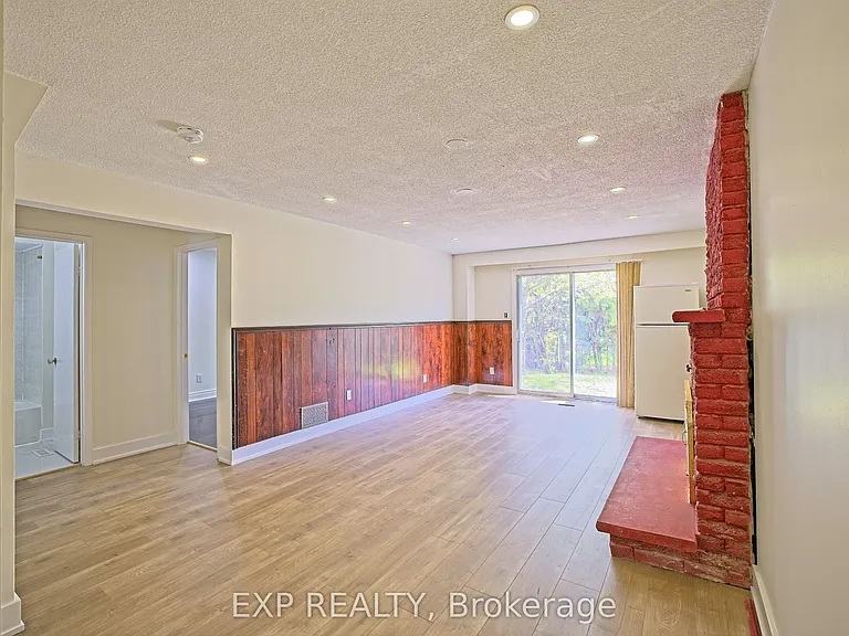 4 Fallway Rd #UPPER — Photo 26