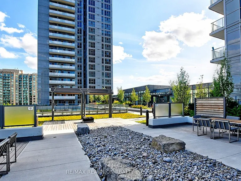 65 Oneida Cres #Penthouse 06 — Photo 43