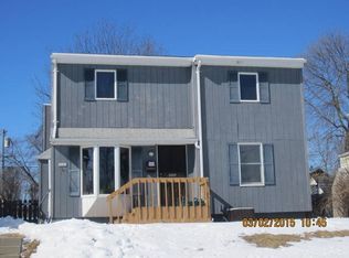 3845 S 36th St, Greenfield, WI 53221