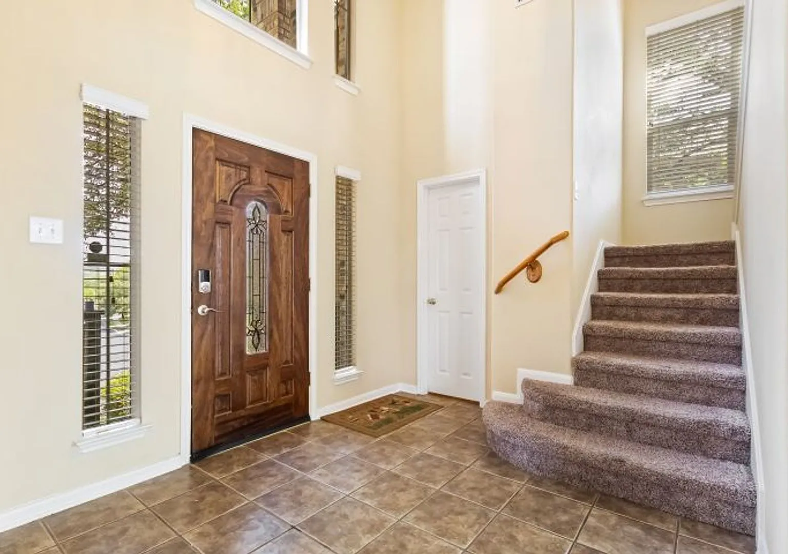 4 bedroom / 2 bathroom — Photo 4
