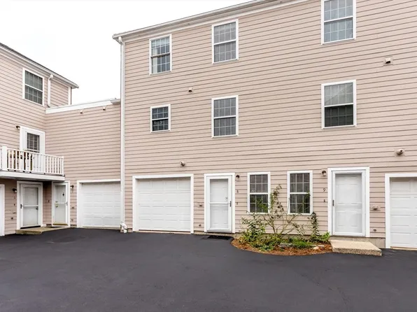 15 Young St APT 8, Quincy, MA 02171