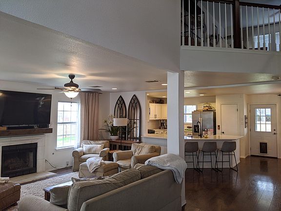 Open floorplan with fireplace