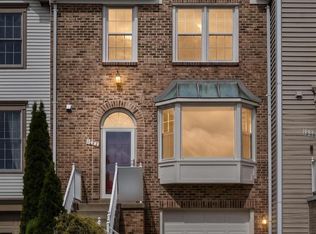 1207 Bond St, Herndon, VA 20170