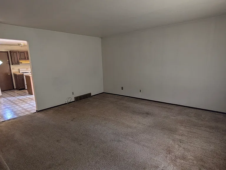 4830 W Edgerton Ave — Photo 2