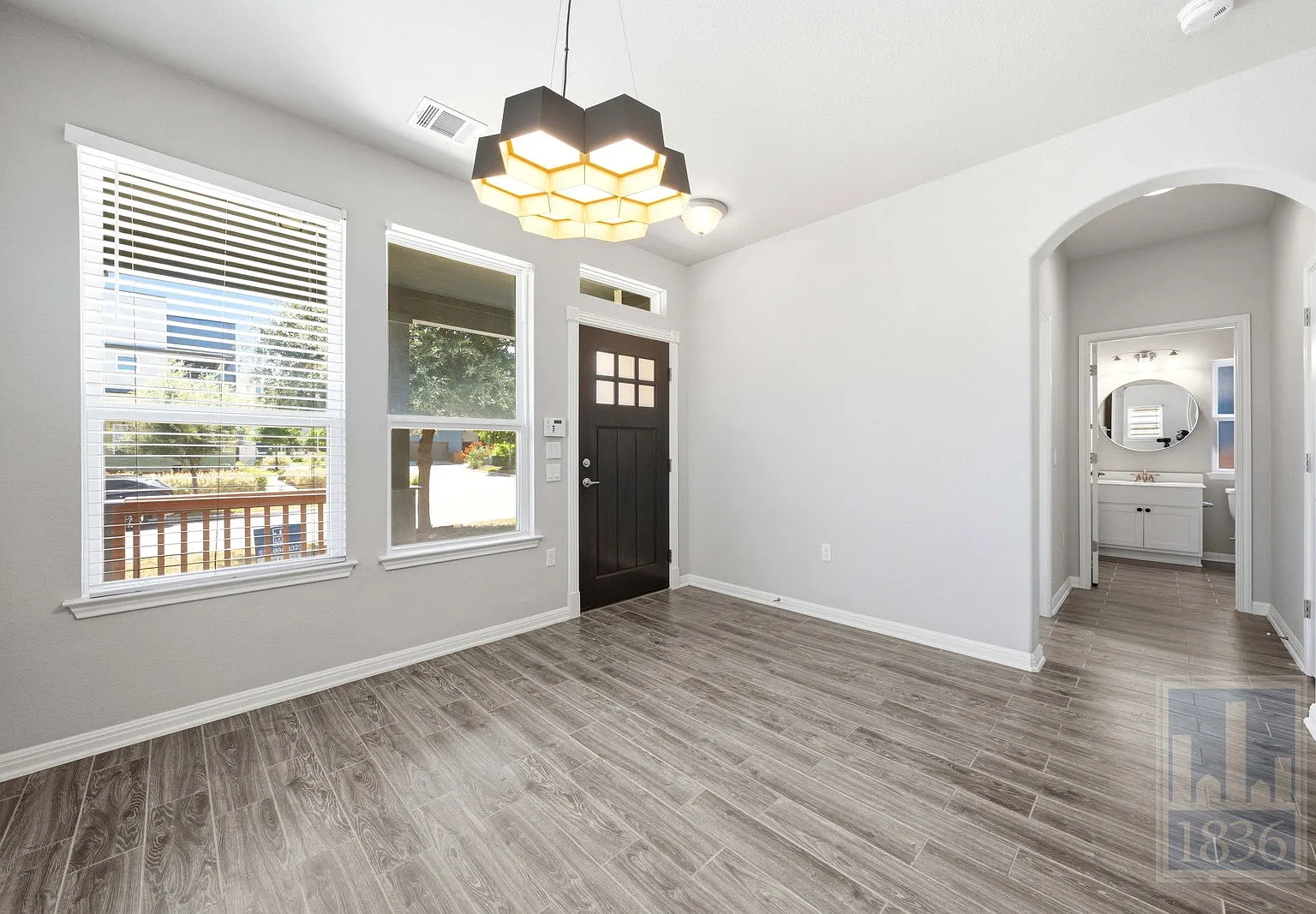 3 bed, 3.0 bath, 1966 sqft, $2,295 — Photo 2